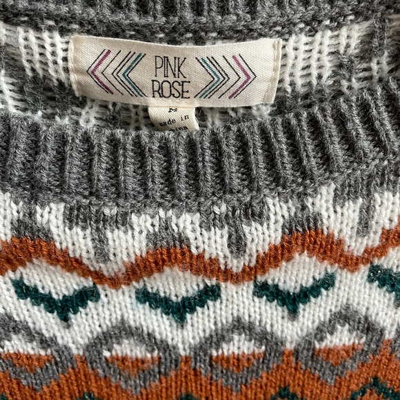 Multicolored Patterned Cropped Sweater - Picture 4 of 5